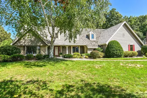 20740 Bartlett, Brookfield, WI 53045