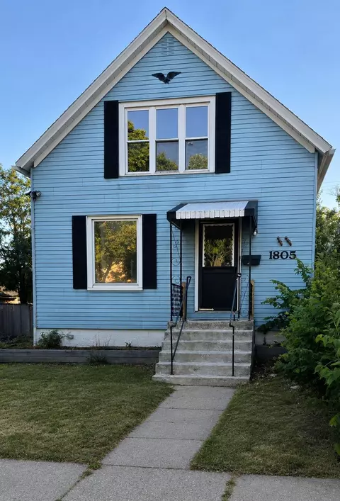 1805 S 77th #1805 A, West Allis, WI 53214