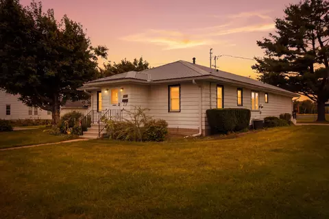 1403 Academy, Elroy, WI 53929