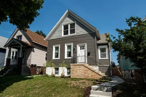 2742 S Greeley, Milwaukee, WI 53207