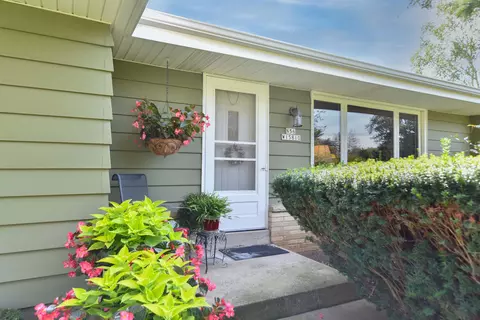 n56w15810 Bette, Menomonee Falls, WI 53051