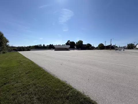 536 Madison, Howards Grove, WI 53083 photo 2