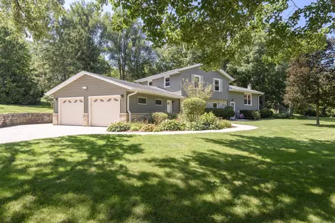 w285s3467 Snow Goose, Genesee, WI 53189