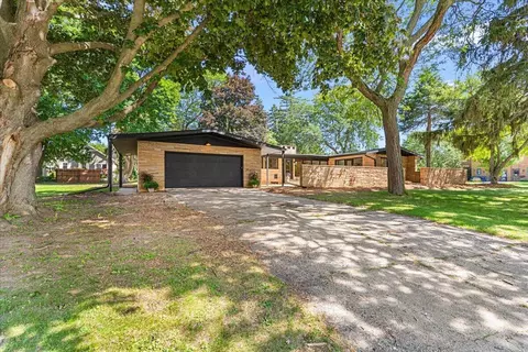 1550 11th, Grafton, WI 53024