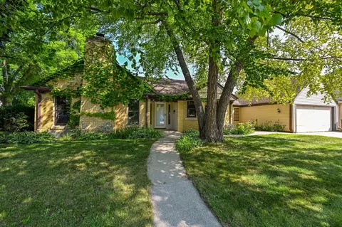 2202 Lefeber, Wauwatosa, WI 53213