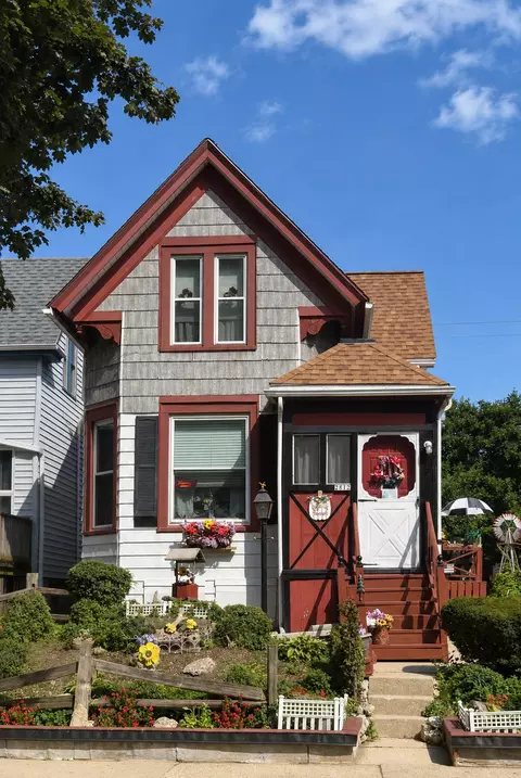2812 S 34th, Milwaukee, WI 53215