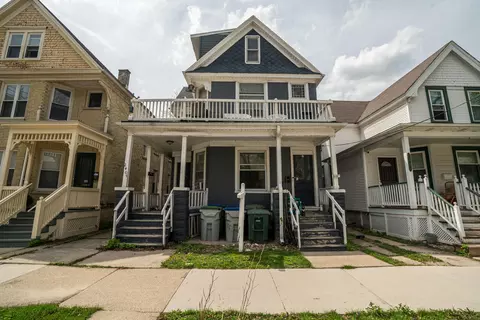 2405-2407 N Frederick, Milwaukee, WI 53211