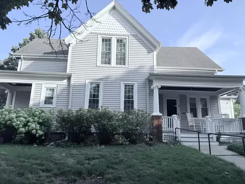 2603 S S Shr, Milwaukee, WI 53207