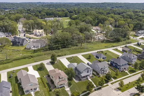 View/Area - 466 Bleeker, Delafield, WI 53018 photo 1 of 5
