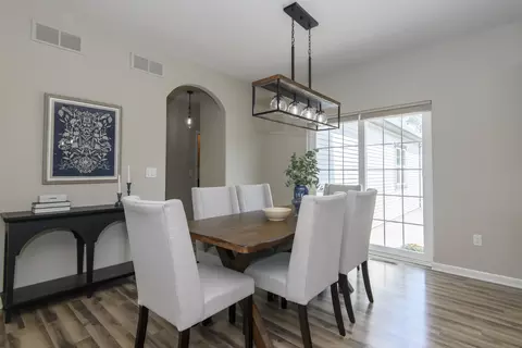 Dining - 466 Bleeker, Delafield, WI 53018 photo 2 of 2