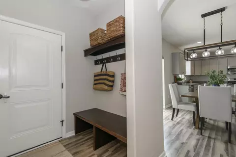 Entry Way - 466 Bleeker, Delafield, WI 53018 photo 4 of 6