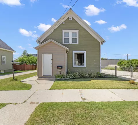 1030 S 25th, Manitowoc, WI 54220