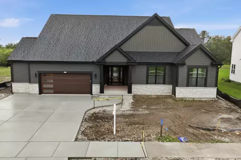 1322 Scotsland, Oconomowoc, WI 53066
