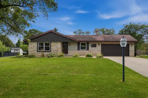 n74w22095 Alta Vis, Lisbon, WI 53089