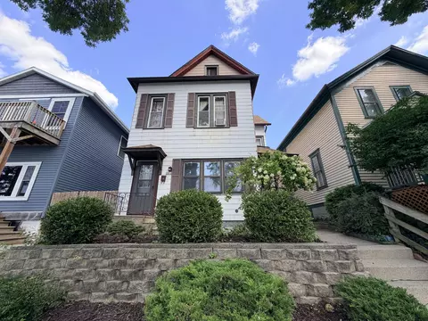 2416 S Burrell #2418, Milwaukee, WI 53207
