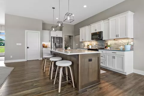 Kitchen - s75w35724 Wilton, Eagle, WI 53119 photo 3 of 4