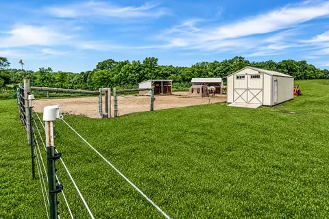 Exterior - s75w35724 Wilton, Eagle, WI 53119 photo 4 of 15