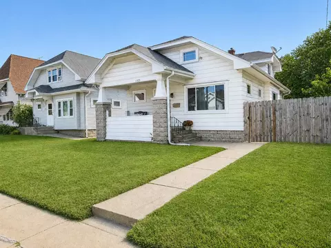 1525 Arthur, Racine, WI 53405