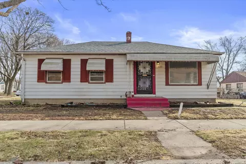 2101 W Fairmount, Milwaukee, WI 53209