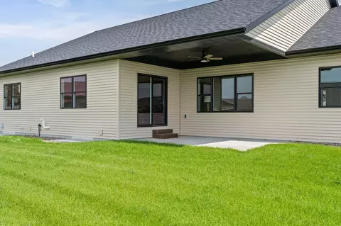 Exterior - 2910 Beyer, Holmen, WI 54636 photo 3 of 4