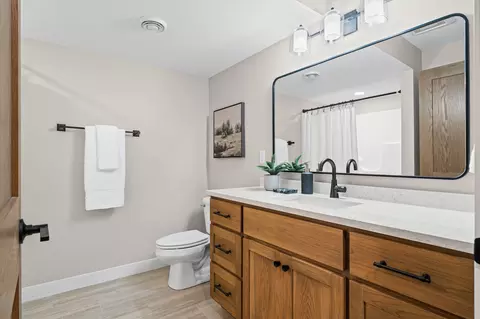 Bath - 2910 Beyer, Holmen, WI 54636 photo 5 of 5