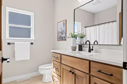 Bath - 2910 Beyer, Holmen, WI 54636 photo 4 of 5