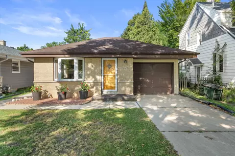 2329 N 115th, Wauwatosa, WI 53226