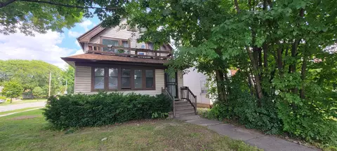 4572 W Fond Du Lac, Milwaukee, WI 53216