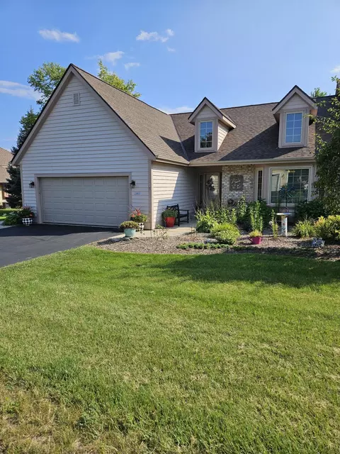2081 Upper Rdg, Port Washington, WI 53074