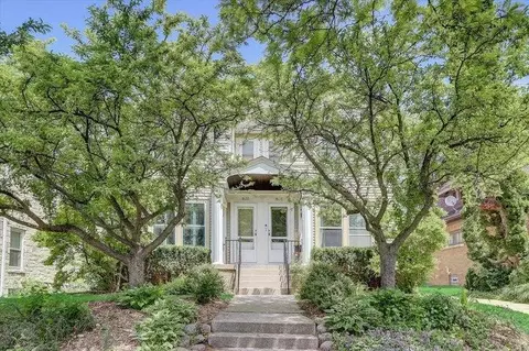 6118 W Wisconsin #6120, Wauwatosa, WI 53213