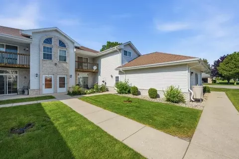 6105 S Creekside # 7, Cudahy, WI 53110