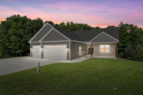 w332n4518 Grace, Nashotah, WI 53058
