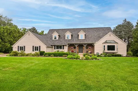 10270 N Range Line, Mequon, WI 53092