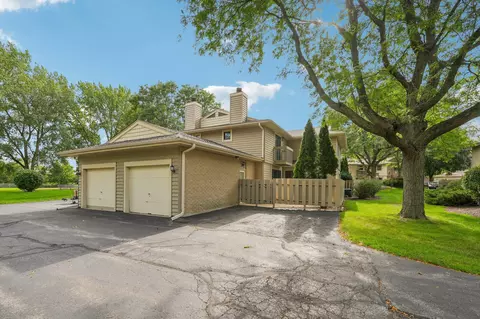 1745 S Carriage, New Berlin, WI 53151