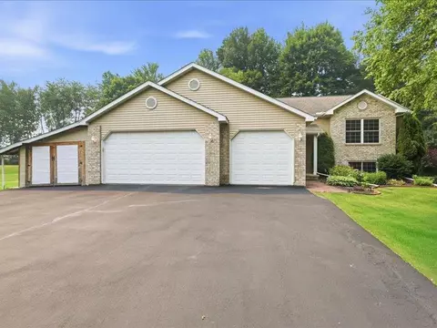 3225 S 26th, Manitowoc, WI 54220