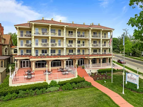335 Wrigley #412, Lake Geneva, WI 53147