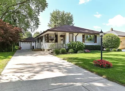 809 Mackinac, South Milwaukee, WI 53172