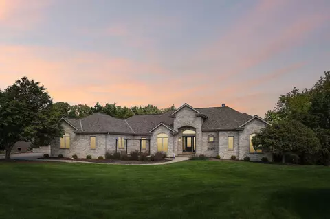 194 Crooked Stick, North Prairie, WI 53153