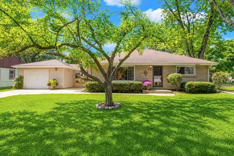 4537 N 101st, Wauwatosa, WI 53225