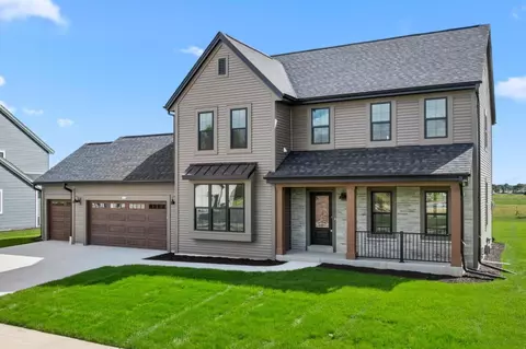 1733 Hammock, Oconomowoc, WI 53066