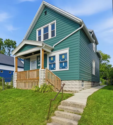 2618 N 24th, Milwaukee, WI 53206