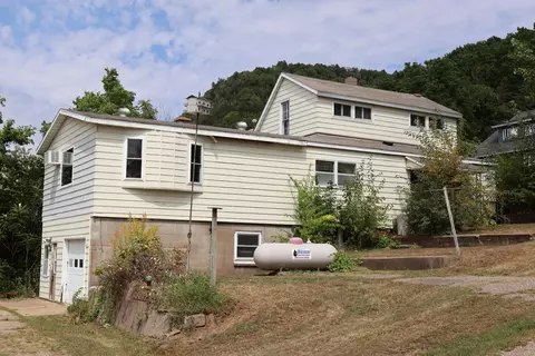 100 N 2nd, Alma, WI 54610