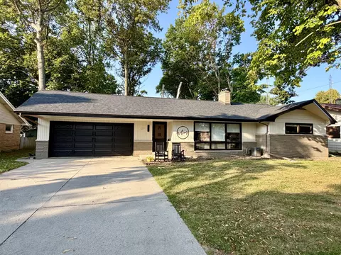 2227 Menasha, Manitowoc, WI 54220