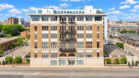 1325 N Van Buren #601, Milwaukee, WI 53202