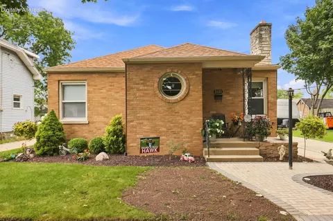 2621 Blaine, Racine, WI 53405