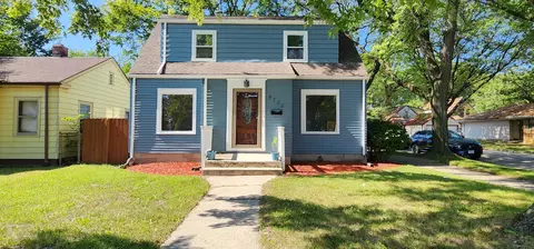 4735 W Fon Du Lac, Milwaukee, WI 53216