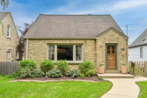 2840 N 77th, Milwaukee, WI 53222