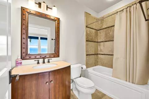 Bath - 6702 N N Lk, Fox Point, WI 53217 photo 6 of 11