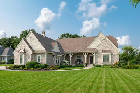 232 Four Winds, Hartland, WI 53029