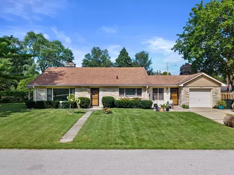 5644 N Paradise, Glendale, WI 53209
